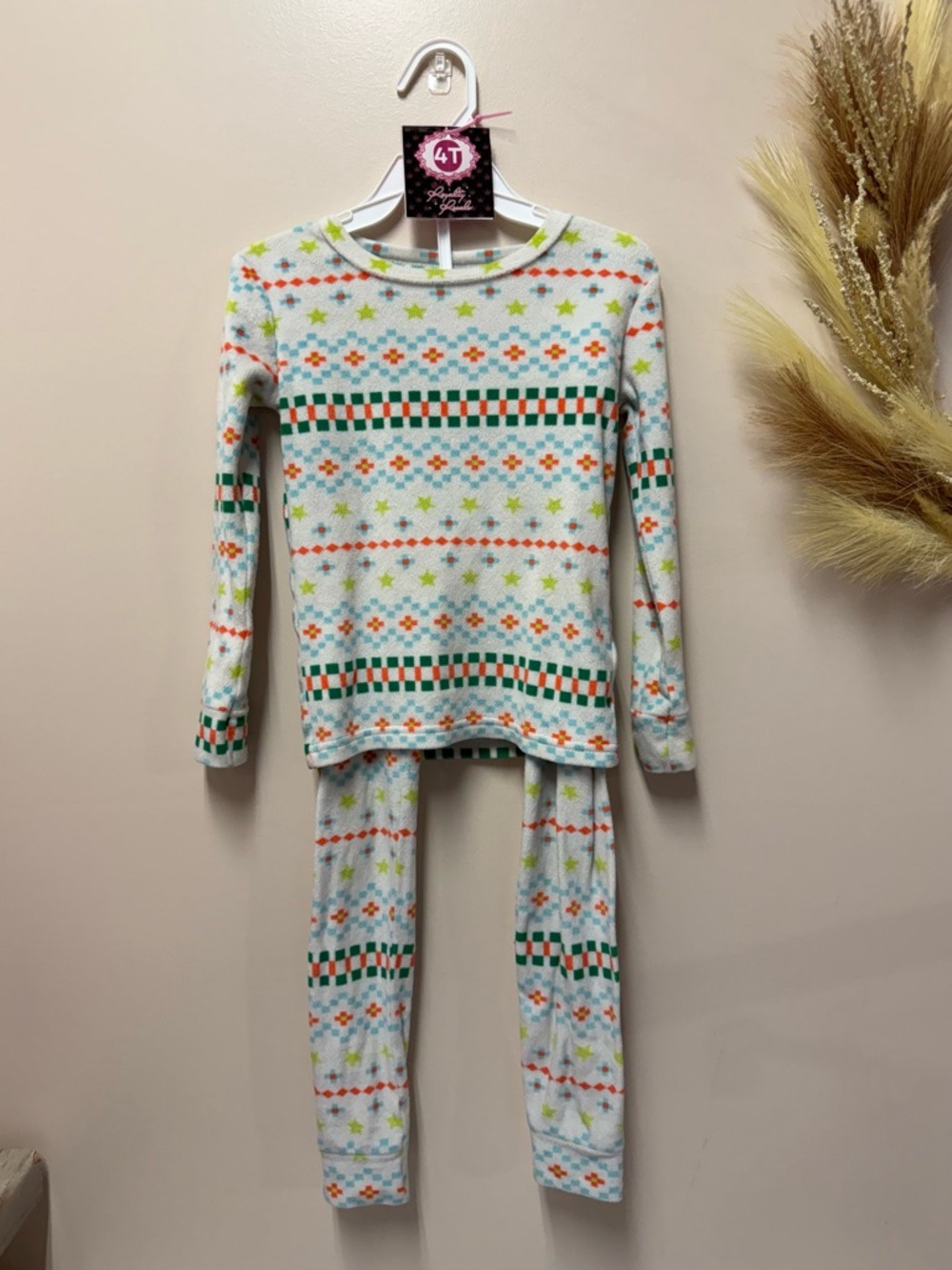 Cat & Jack White Long Sleeve Kids Pajama Set with Green & Orange Pattern